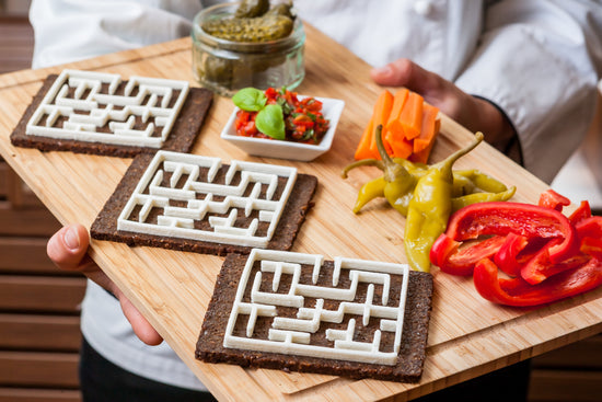 Quadratisches Labyrinth aus Frischkäse  gedruckt mit Procusini 3D Lebensmitteldrucker